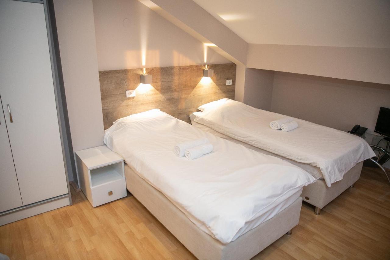 Hotel Dijana Pirot Extérieur photo